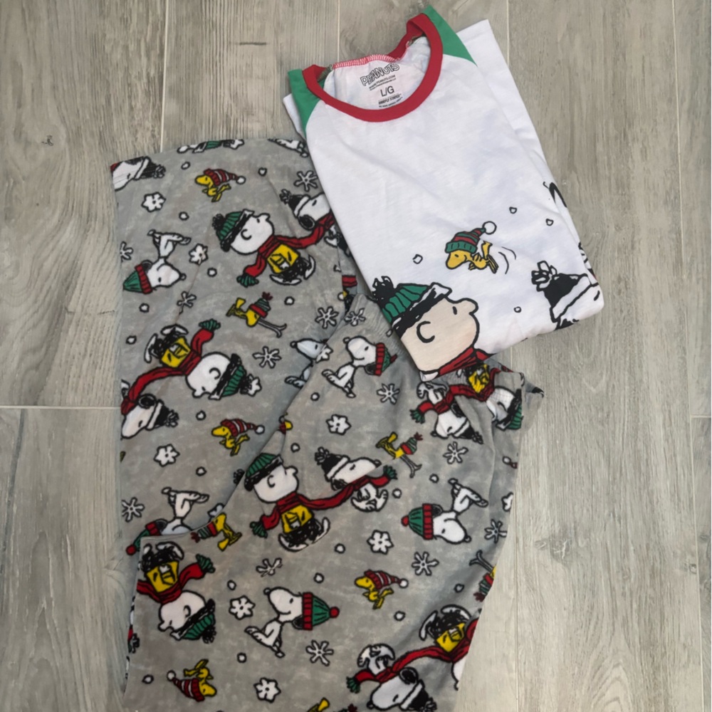 Peanuts Mens Christmas Pajama Set Large Snoopy Holiday Crew Shirt Pants Fleece
